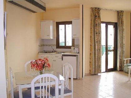Mediterraneo Apts Appartement *